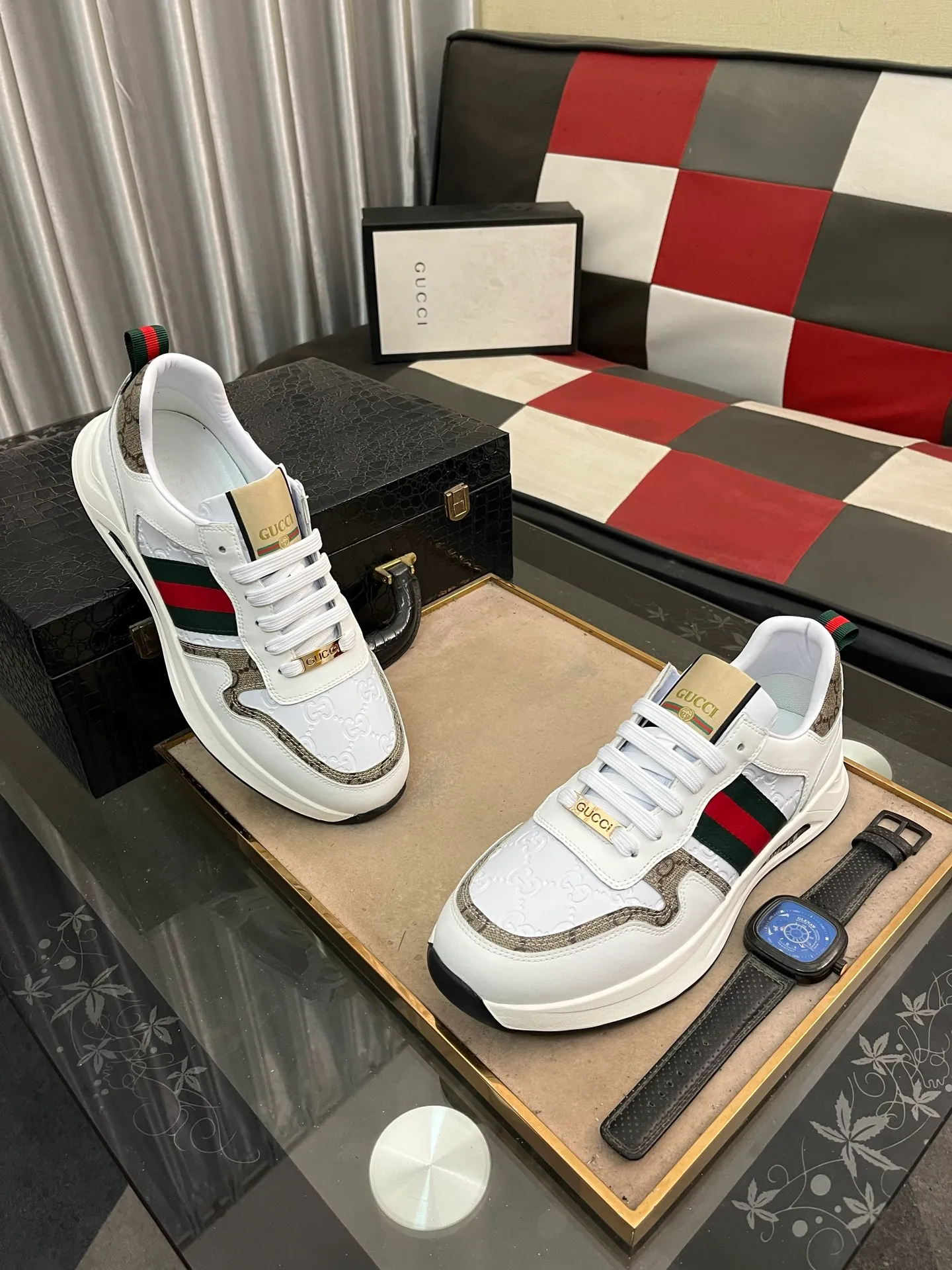 Men's shoes💰420⌚️⌚️[GUCCI] Gucci men's casual shoes are absolutely popular🔥The ultimate matching item for trendy men! The charm of super texture is irresistible, the main recommendation, the flower leather color is bright! The upper is made of high-quality cowhide with branded fabrics, pigskin lining for the feet, and wear-resistant rubber sole, which is noble and elegant! Extremely comfortable🎁🎁You can be as handsome as you want💪 38-442️⃣colors available